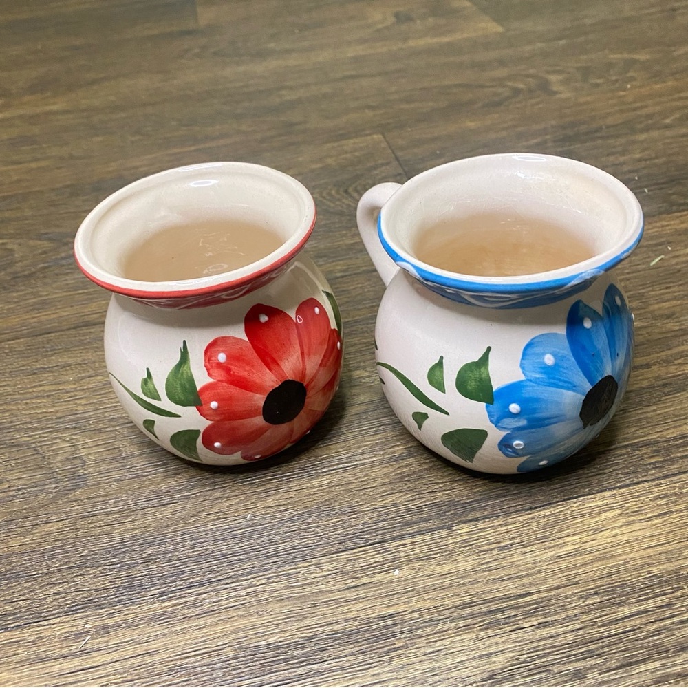 Handcrafted Floral Ceramic Mugs - Red and Blue Mexican craftsmanship - Picture 2 of 5